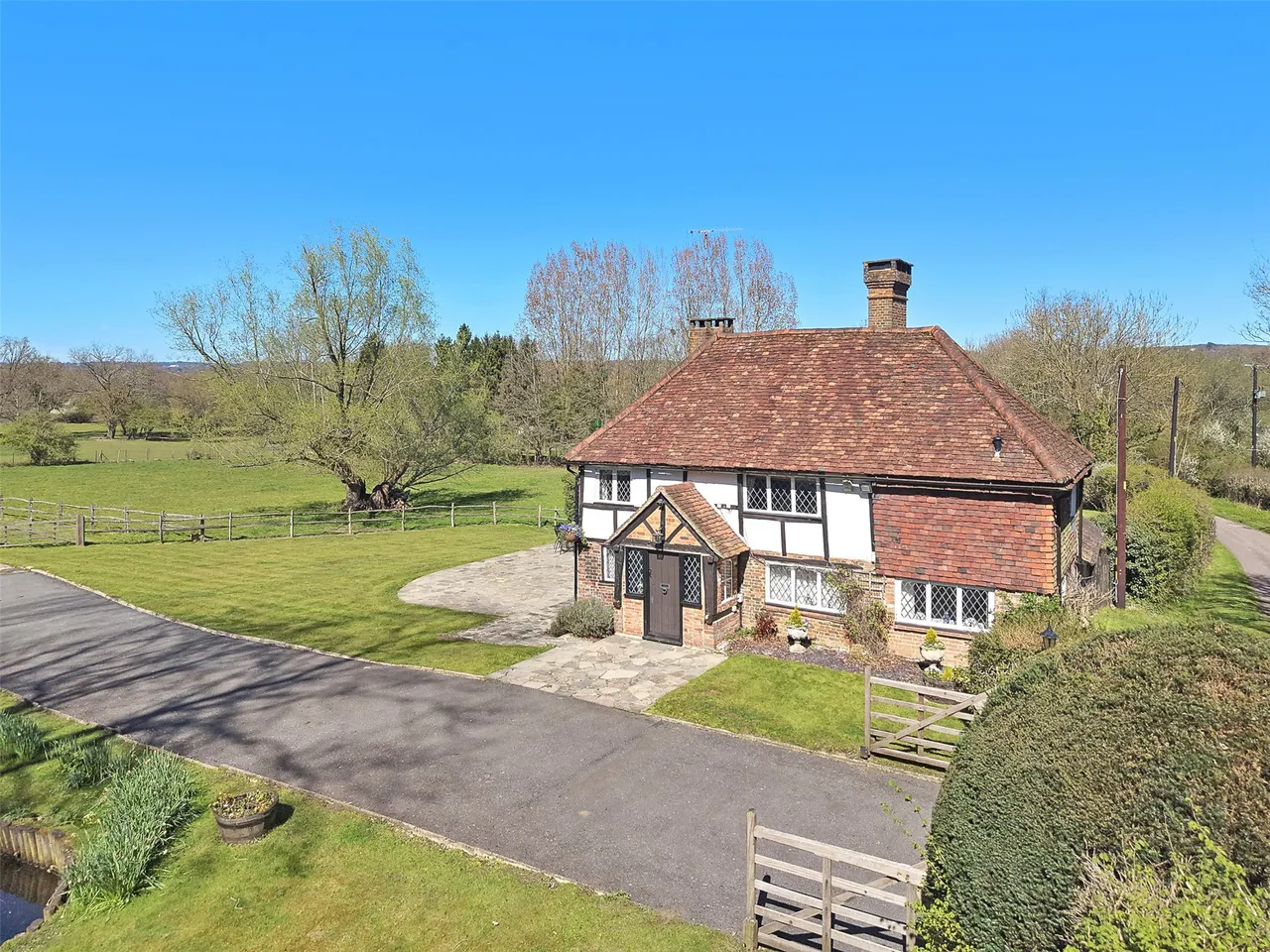 5 bed property for sale, Troy Lane, Edenbridge, TN8