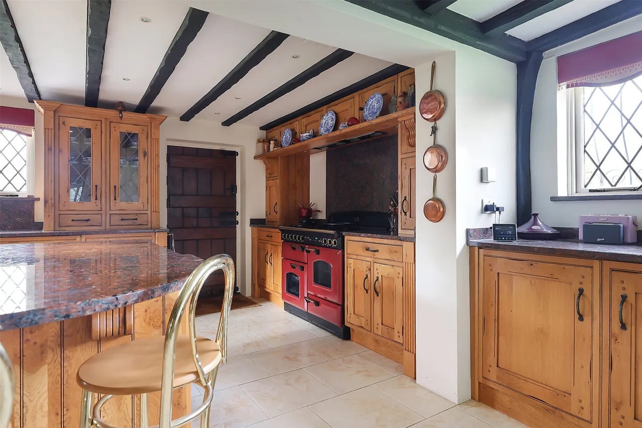 Troy Lane, Edenbridge, TN8, photo 10