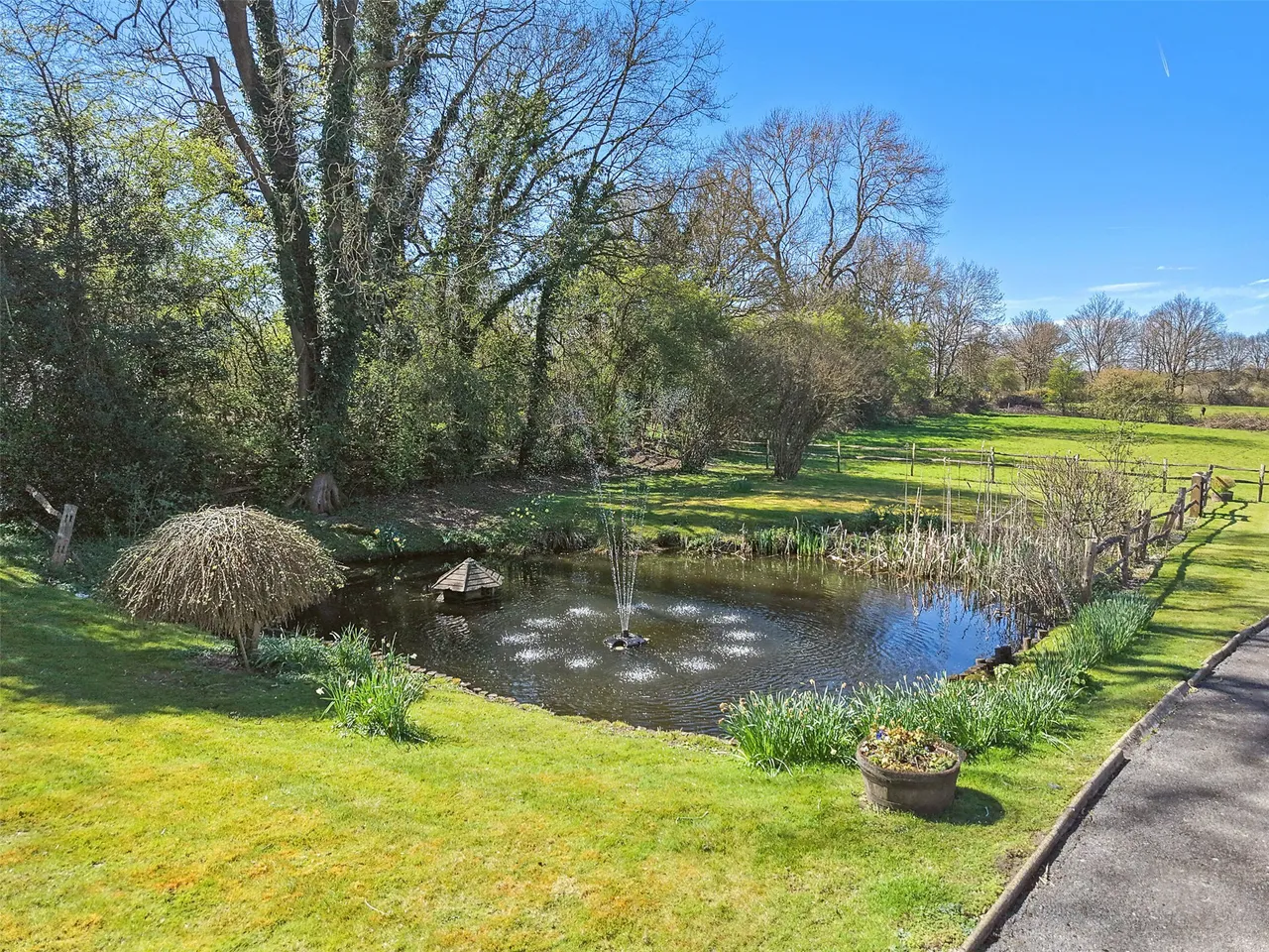 Troy Lane, Edenbridge, TN8, photo 22