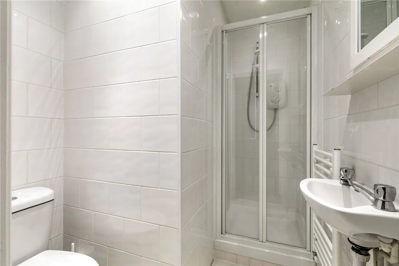 Adelaide Road, London, E10, photo 11