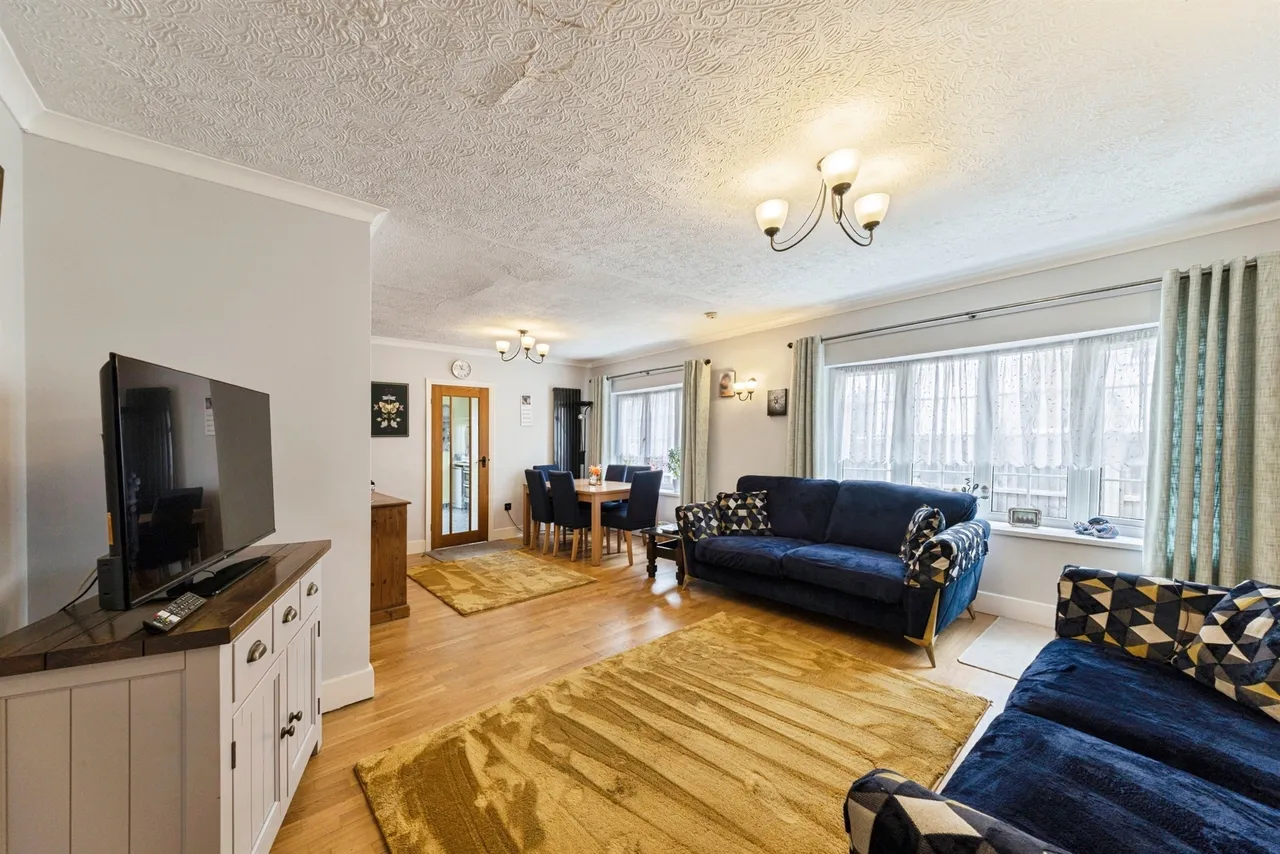 2 bed house for sale — Belle Vue, Stone, Aylesbury