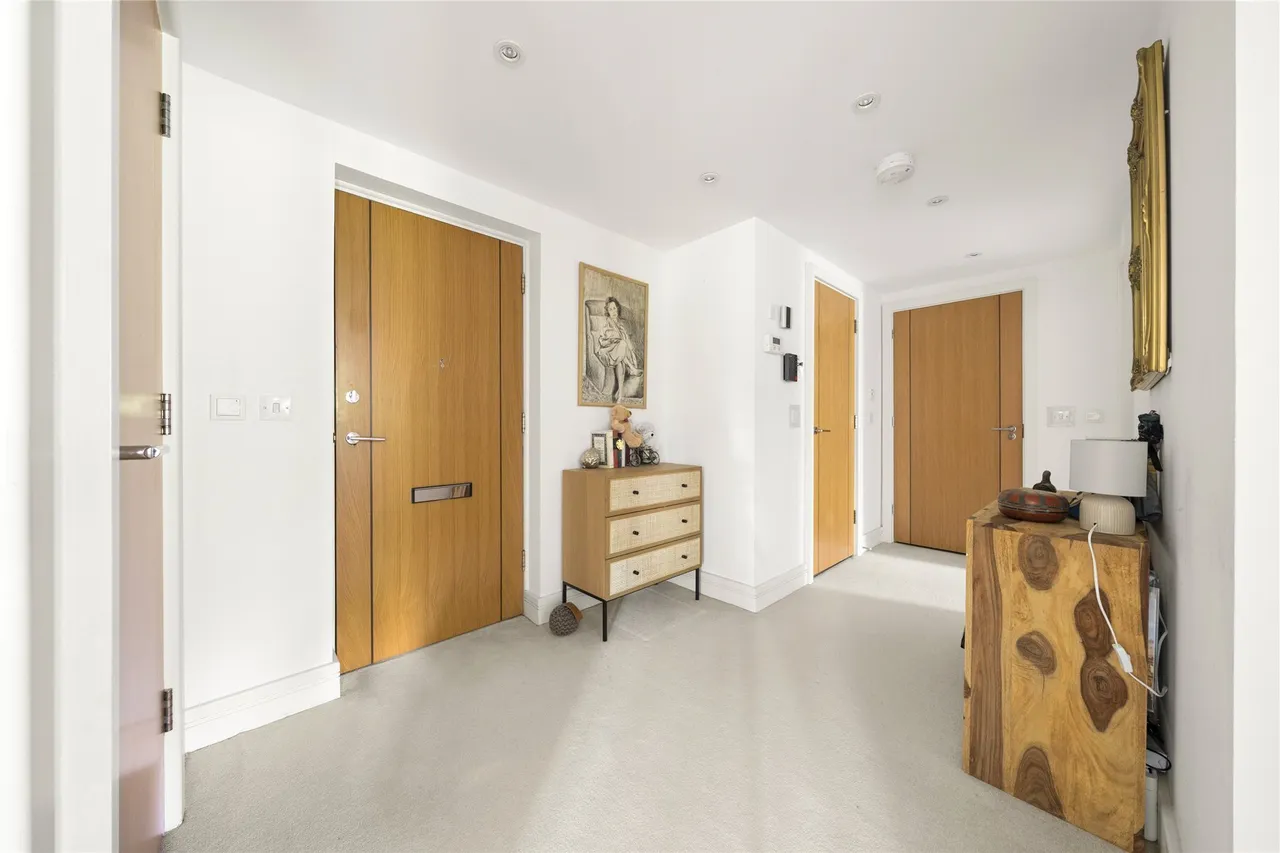 Oatlands Avenue, Weybridge, KT13, photo 2