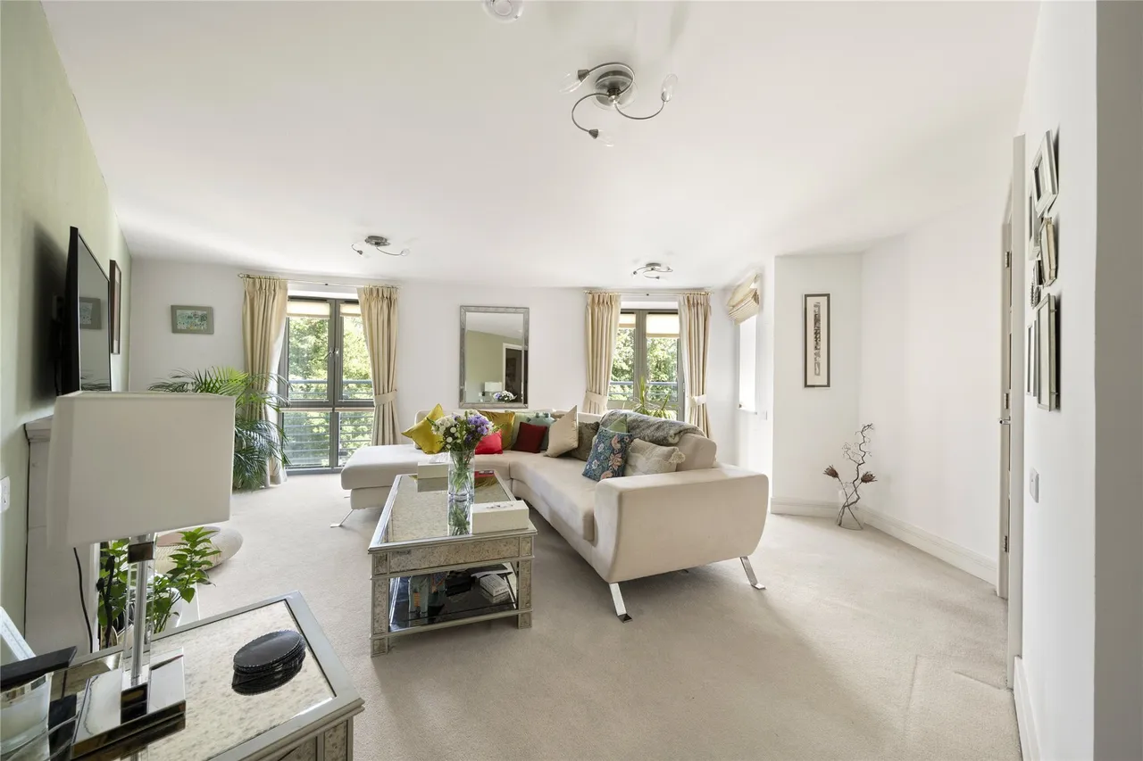 Oatlands Avenue, Weybridge, KT13, photo 4