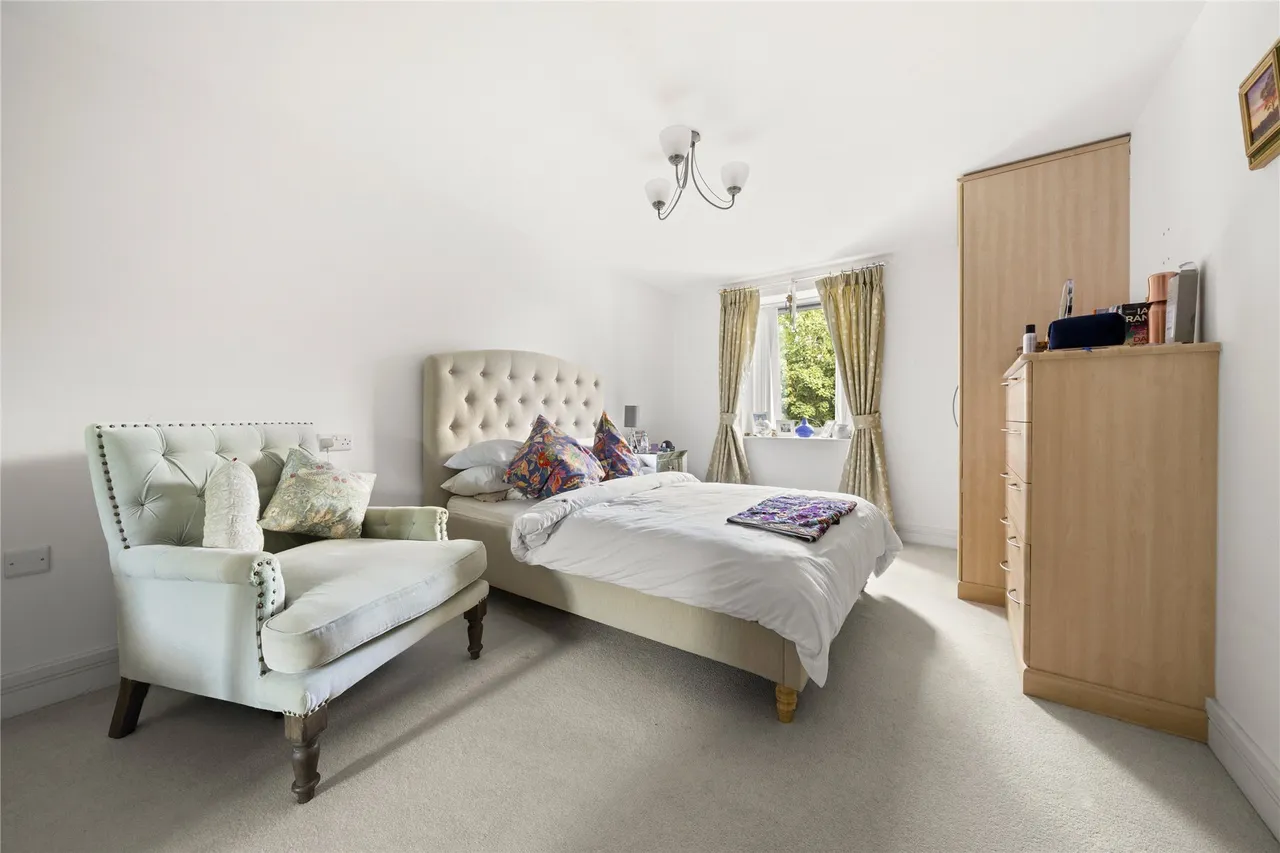 Oatlands Avenue, Weybridge, KT13, photo 6
