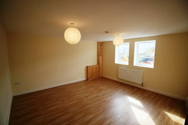 2 bed flat to rent, Southmead Road, BS10