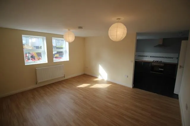 Southmead Road, BS10, photo 2
