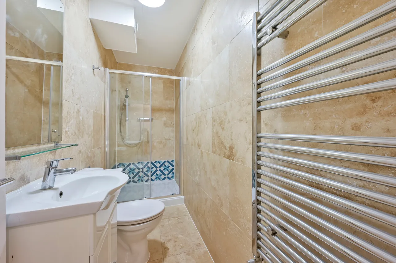 69 Kimble Road, London, photo 11