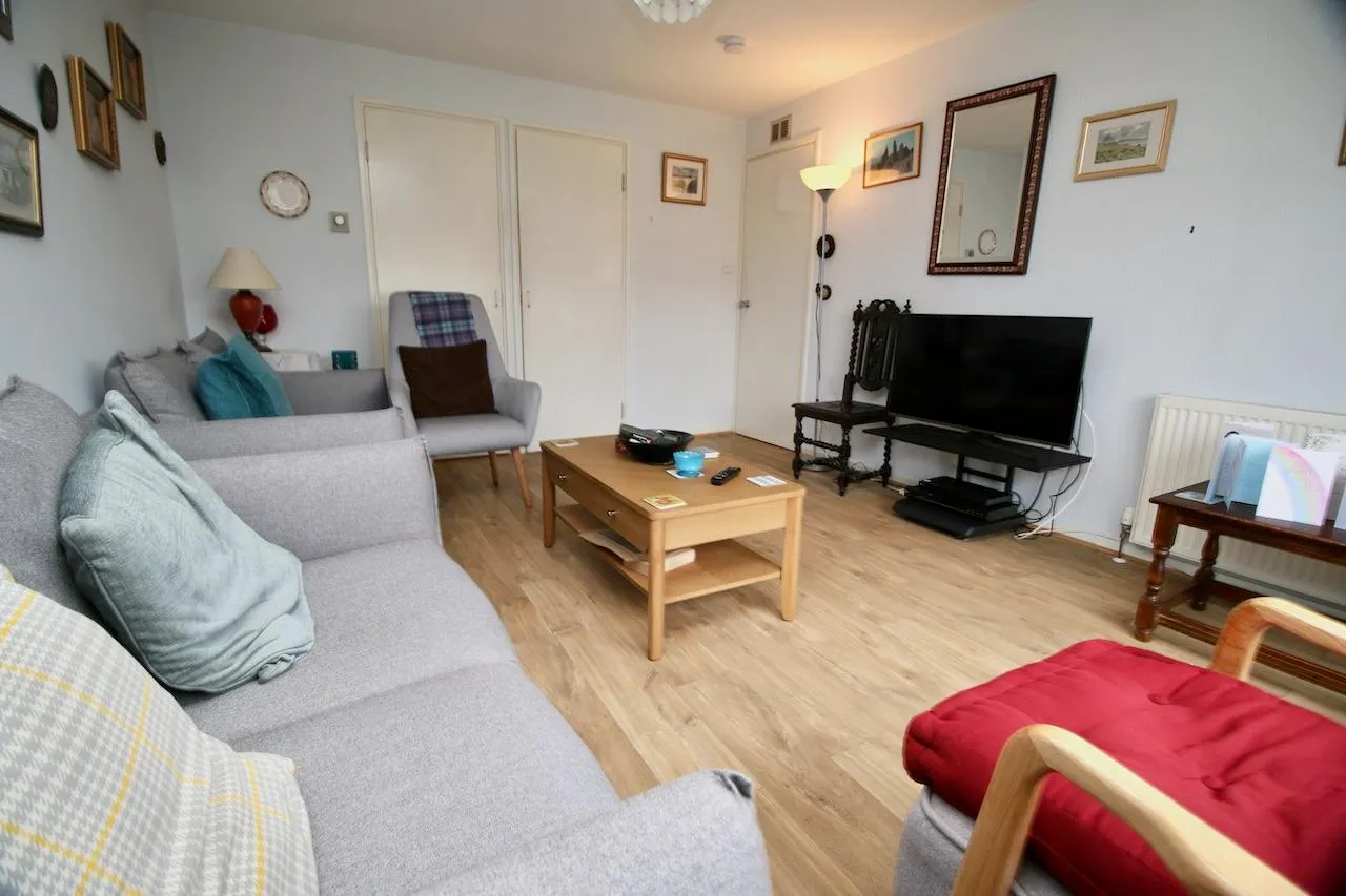 Abbotsford Court, Cumbernauld, G67 4BQ, photo 3