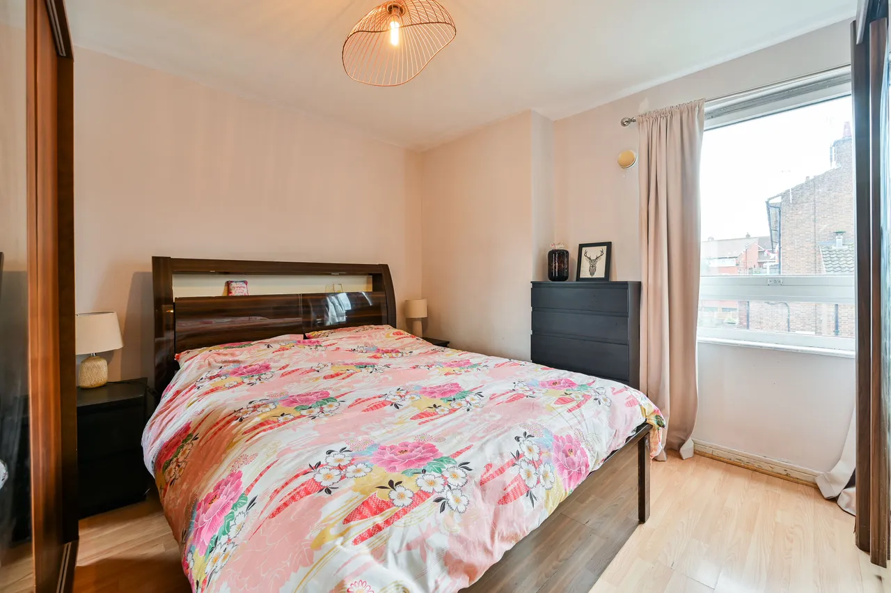 12 Broomfield House, Massinger Street, London, photo 9