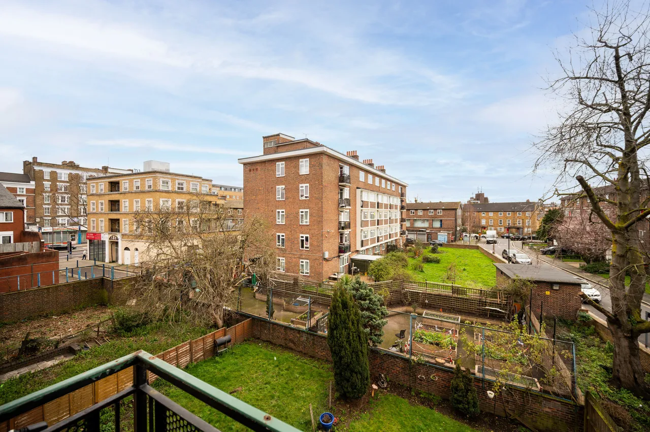 12 Broomfield House, Massinger Street, London, photo 5