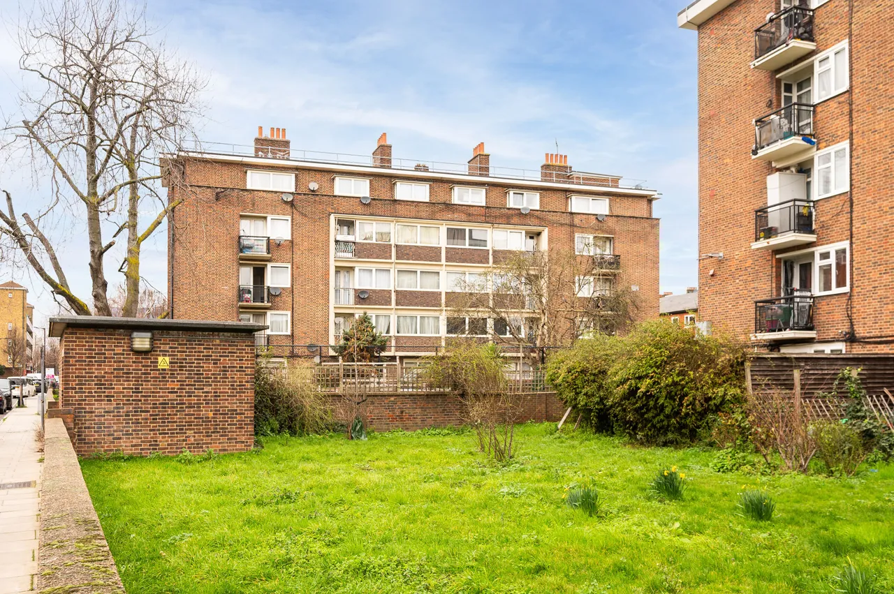 12 Broomfield House, Massinger Street, London, photo 11