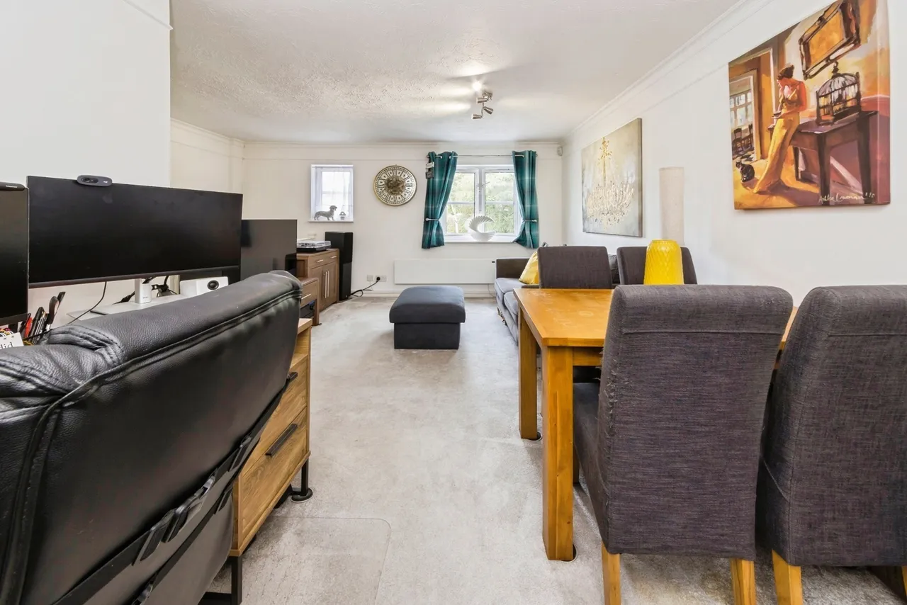 Bolton Road, Crawley, RH10, photo 9