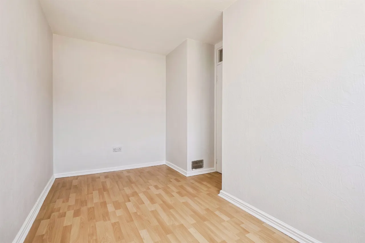 Middle Leasow, Quinton, B32, photo 9