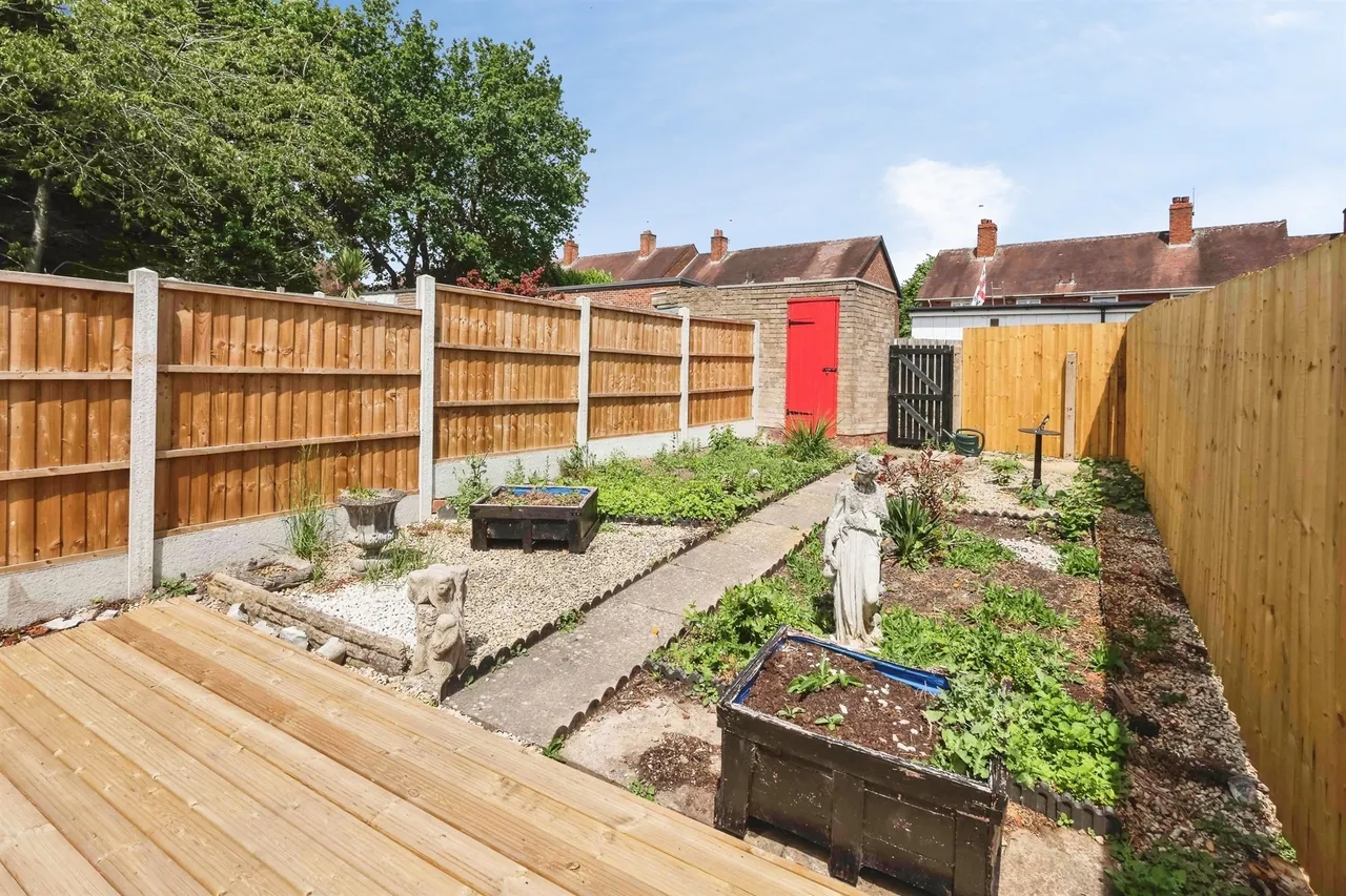 Middle Leasow, Quinton, B32, photo 16