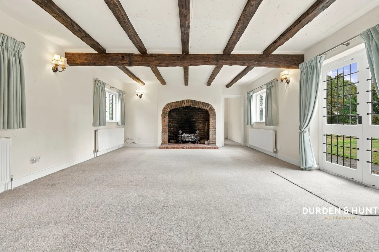 New Road, Lambourne End, RM4, photo 3