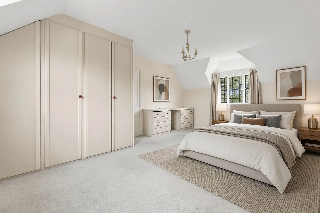 New Road, Lambourne End, RM4, photo 14