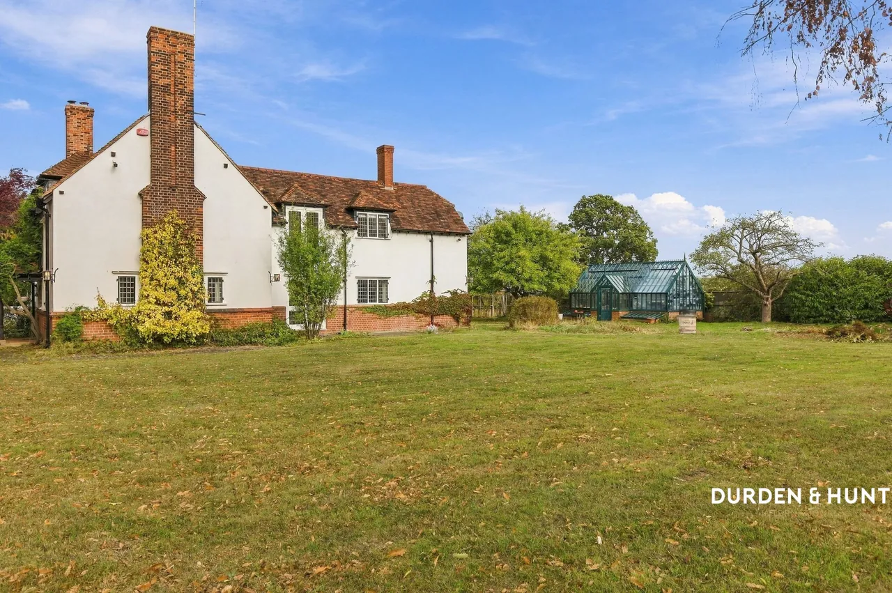 New Road, Lambourne End, RM4, photo 25