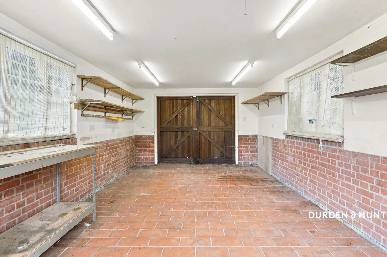 New Road, Lambourne End, RM4, photo 28