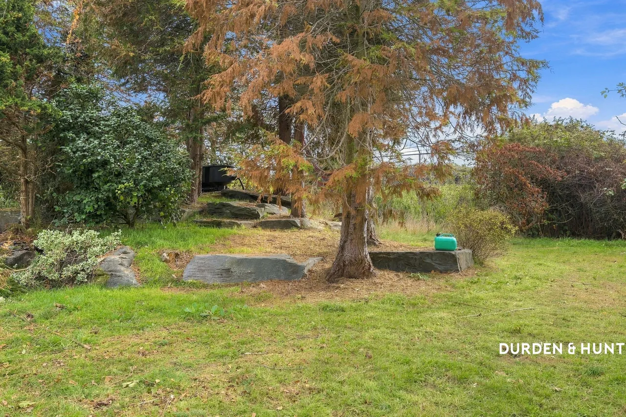 New Road, Lambourne End, RM4, photo 26