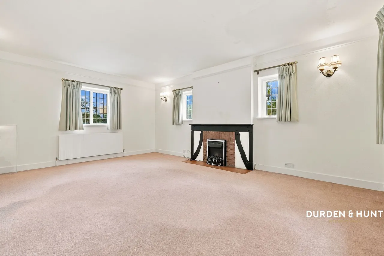 New Road, Lambourne End, RM4, photo 10