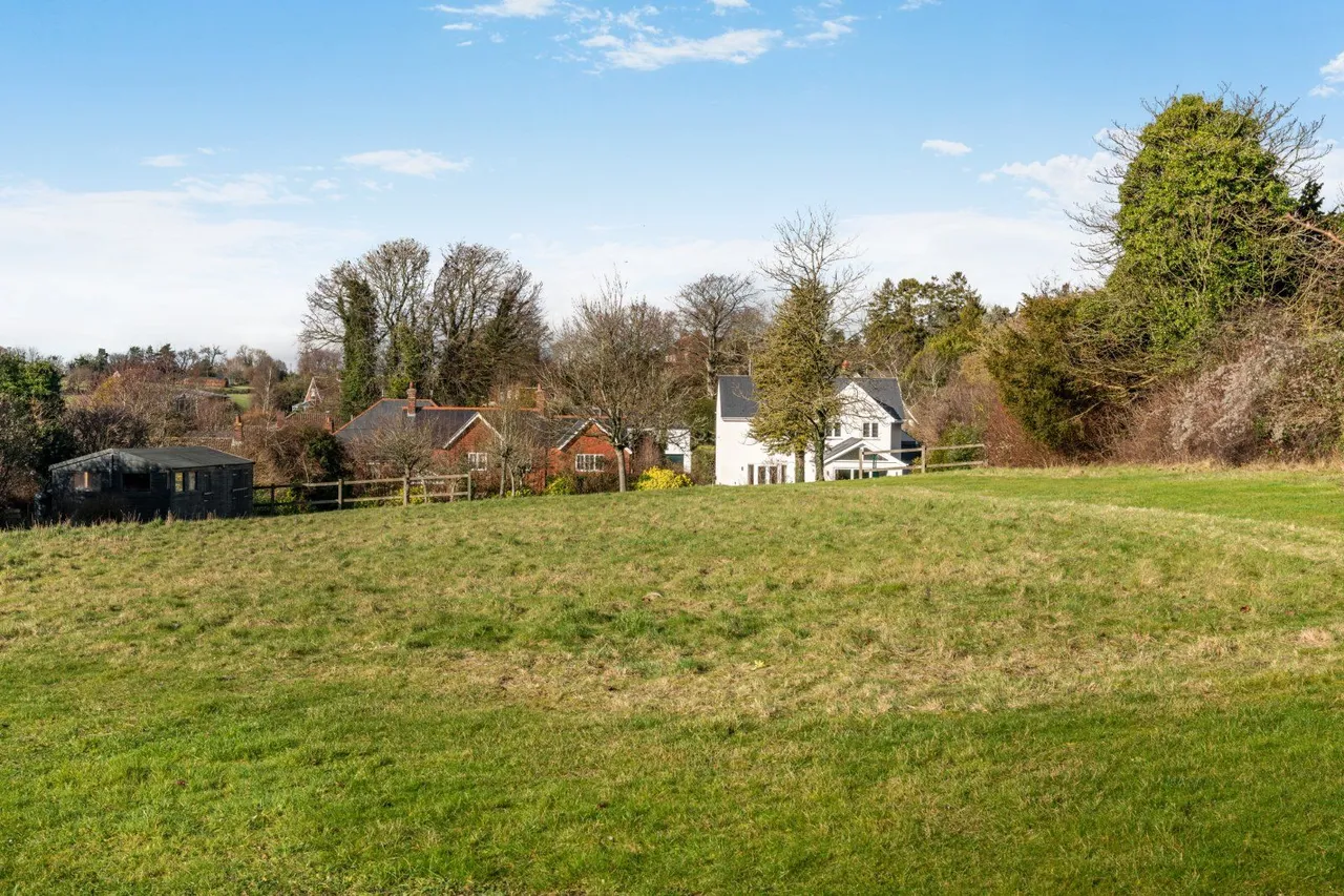 Gunville Road, Winterslow, SP5, photo 17