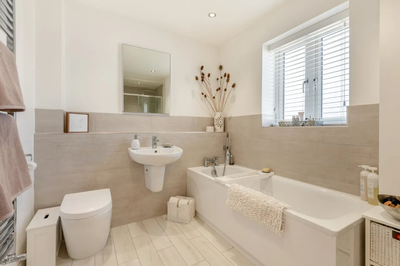 Gunville Road, Winterslow, SP5, photo 13