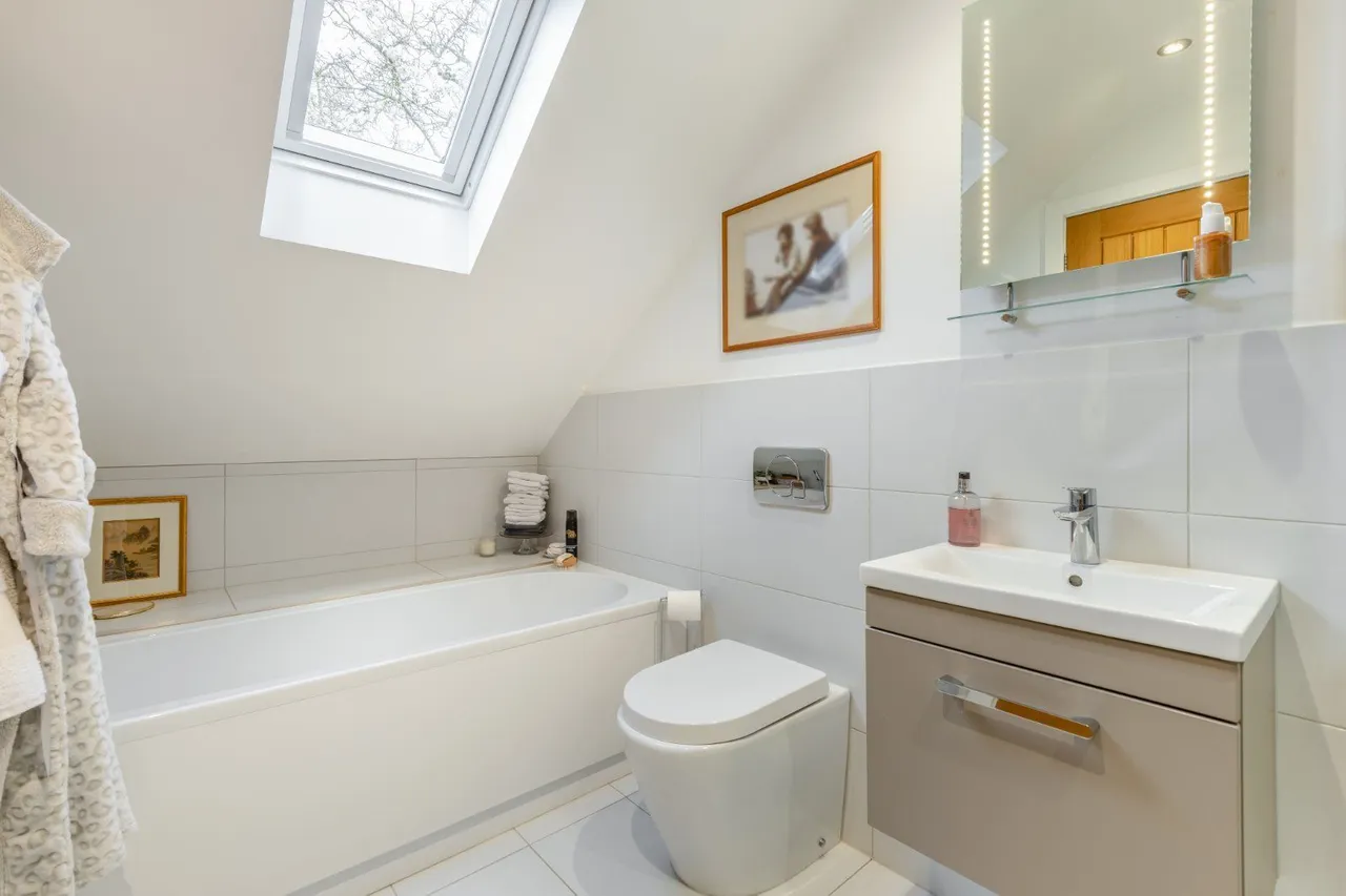 Gunville Road, Winterslow, SP5, photo 14