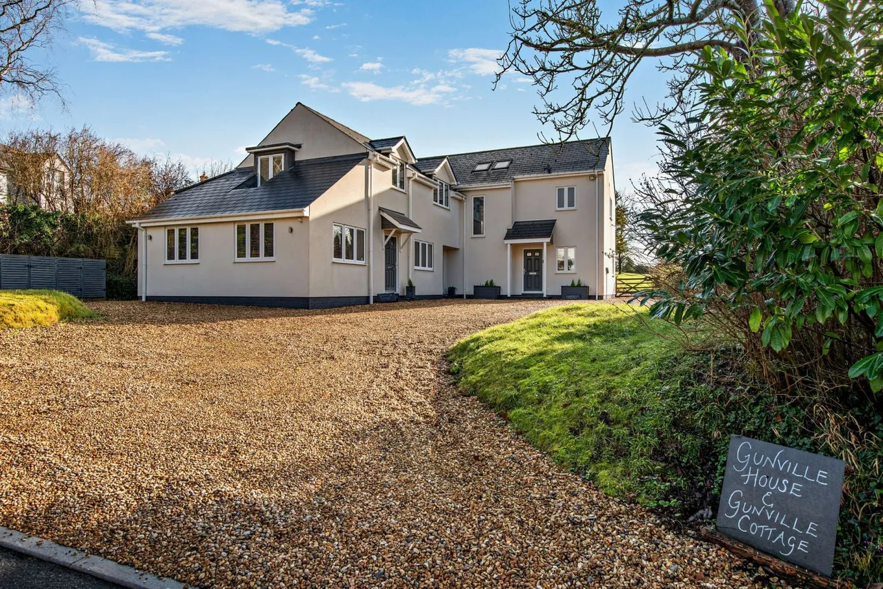 6 bed house for sale, Gunville Road, Winterslow, SP5