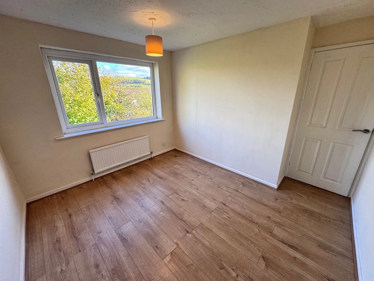 Knowle Avenue, High Peak, photo 12