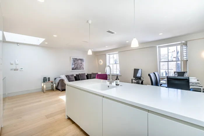 2 bed flat for sale — Canning Place Mews, London, W8