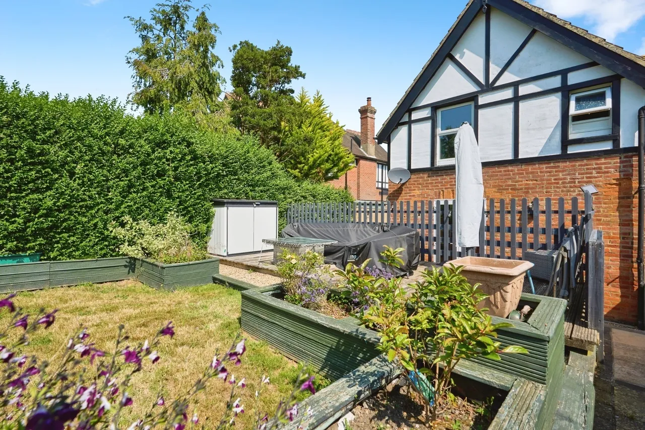 The Avenue, Totland Bay, PO39, photo 10