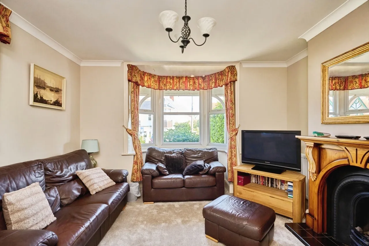 The Avenue, Totland Bay, PO39, photo 8