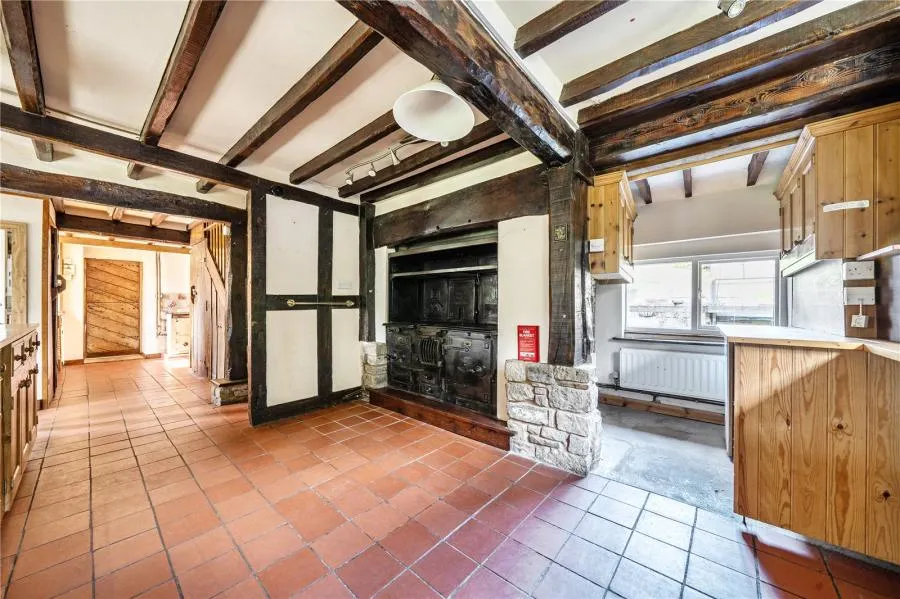 Bircher, Leominster, HR6, photo 5