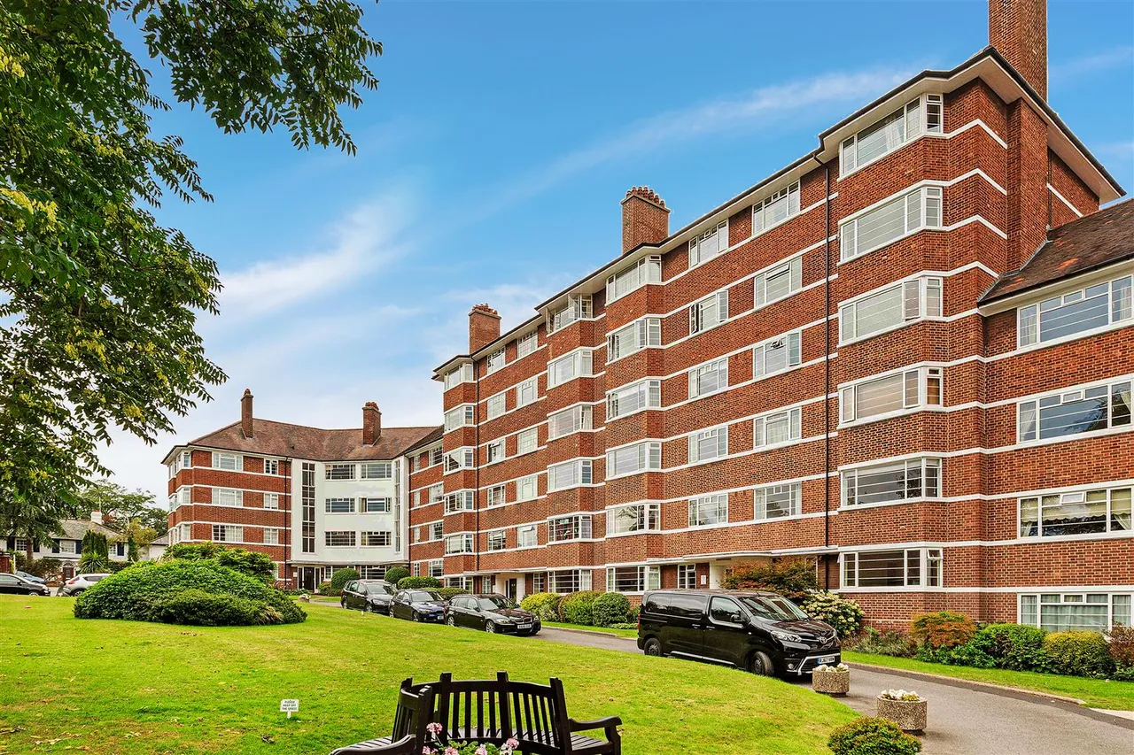 Upper Richmond Road West, East Sheen, SW14, photo 2