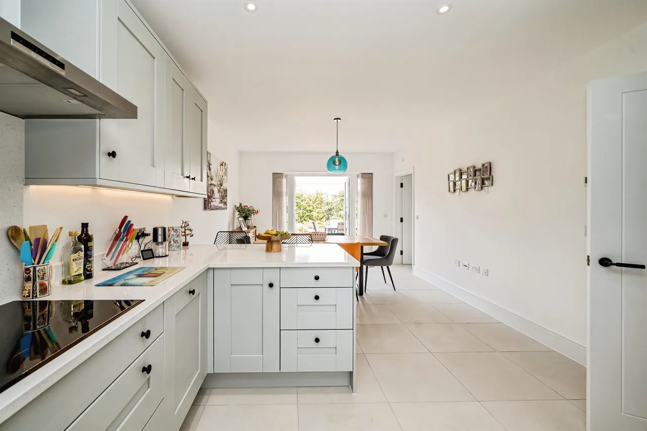 Poplar Way, Ickford, Aylesbury, photo 4