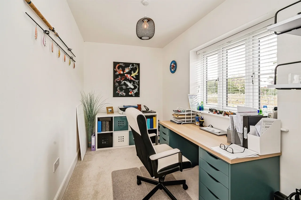 Poplar Way, Ickford, Aylesbury, photo 12