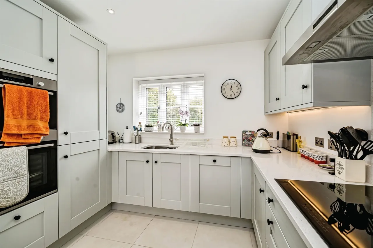 Poplar Way, Ickford, Aylesbury, photo 5