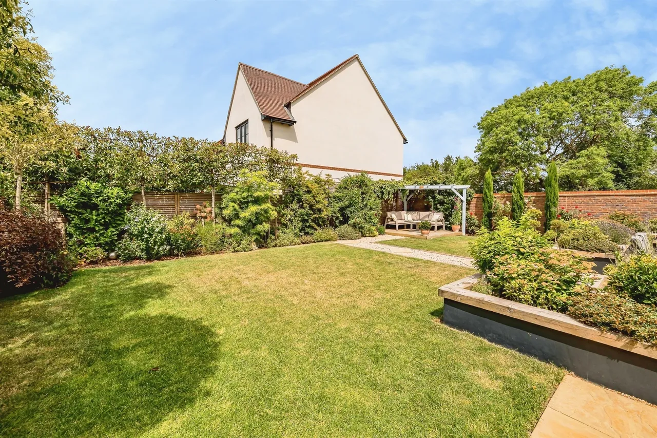 Poplar Way, Ickford, Aylesbury, photo 2