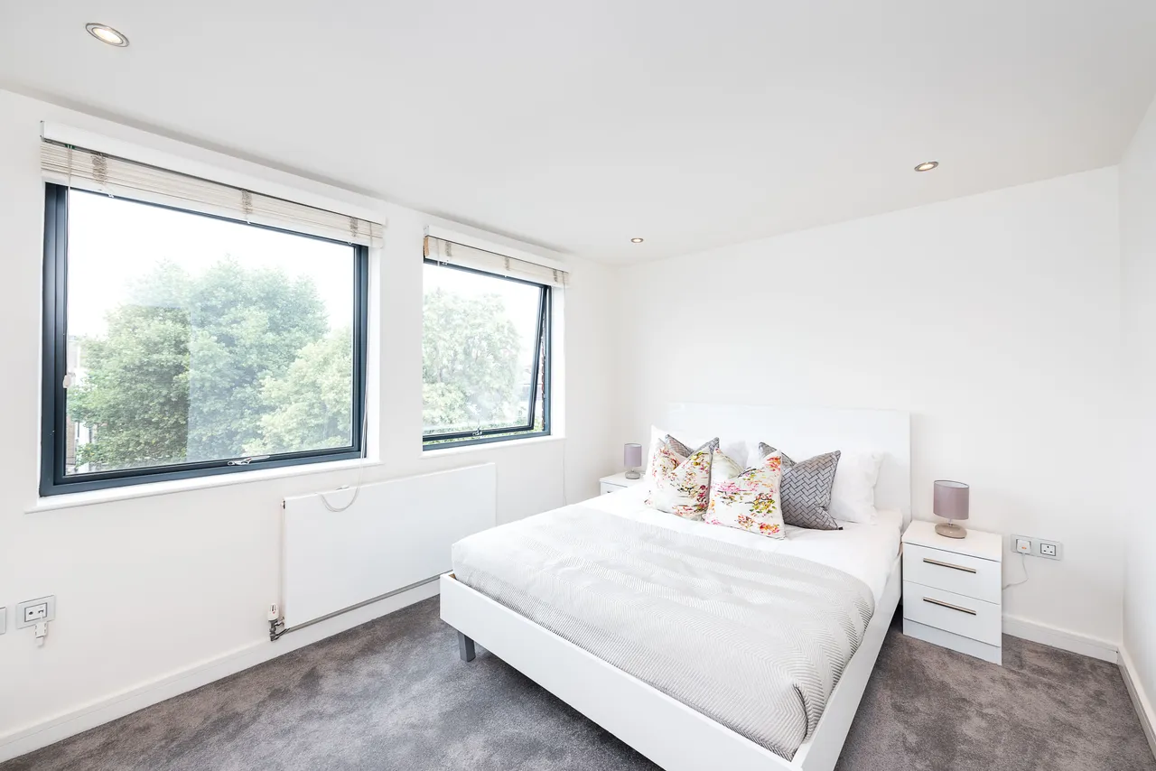 Flat 15, 161 Fulham Road, London, photo 3