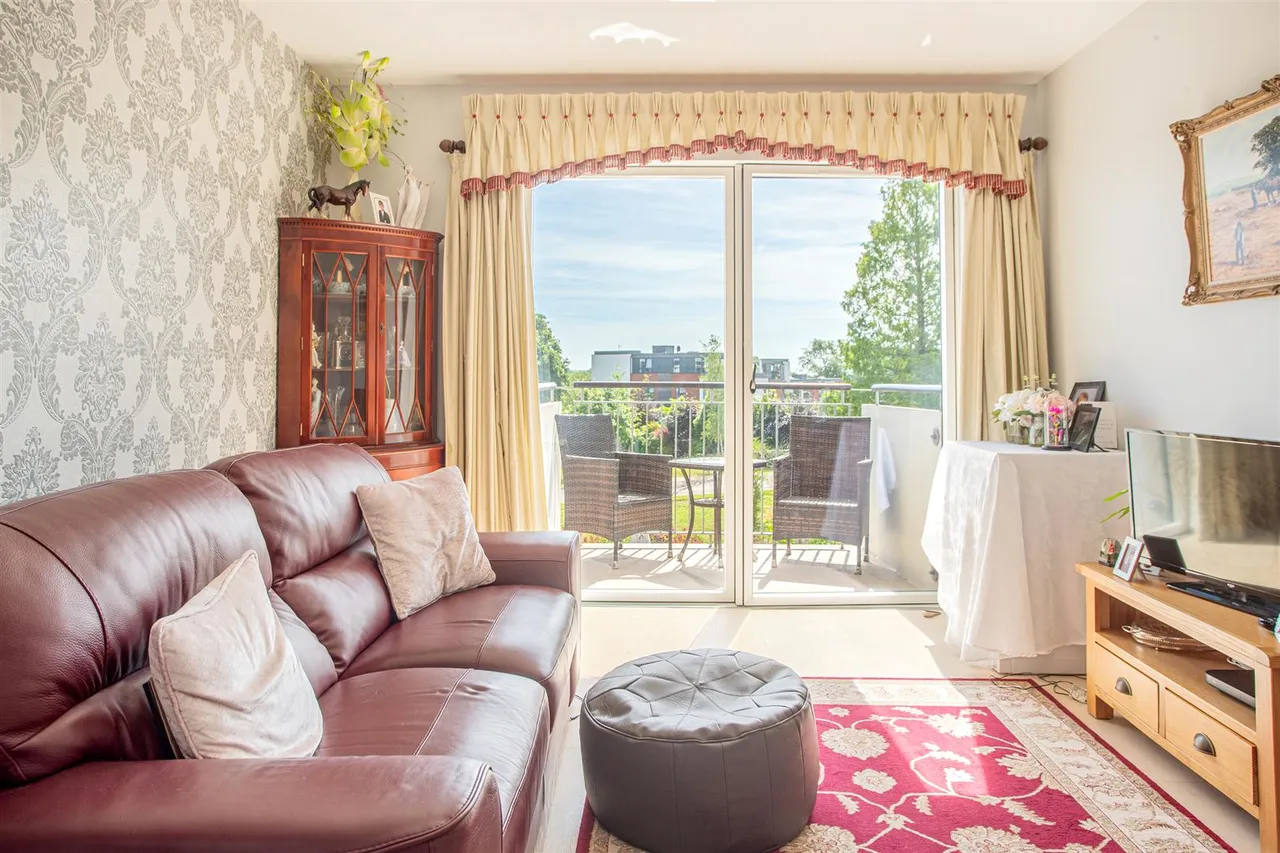 Roundwood Way, Corsham, SN13, photo 3