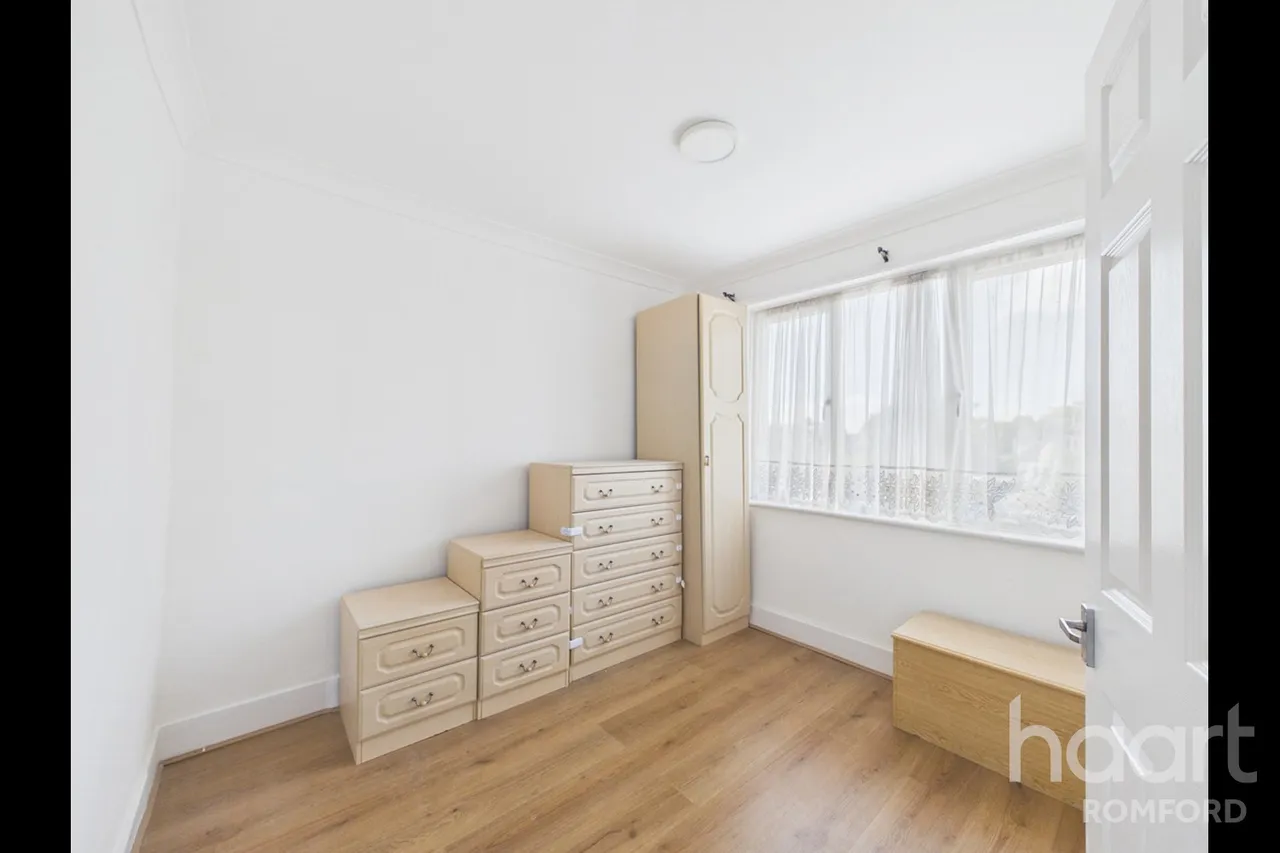 Linley Crescent, Romford, RM7, photo 11