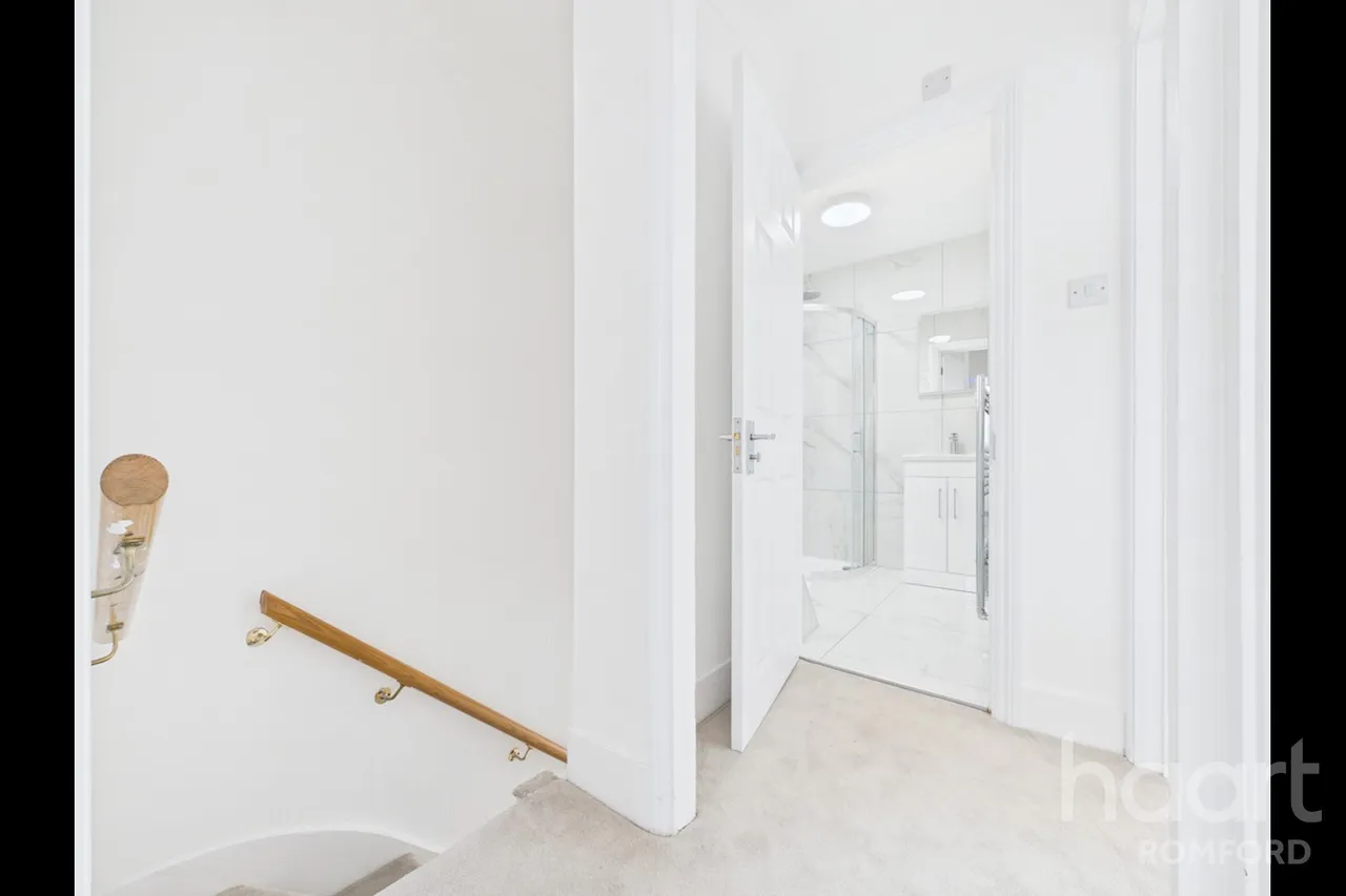 Linley Crescent, Romford, RM7, photo 8