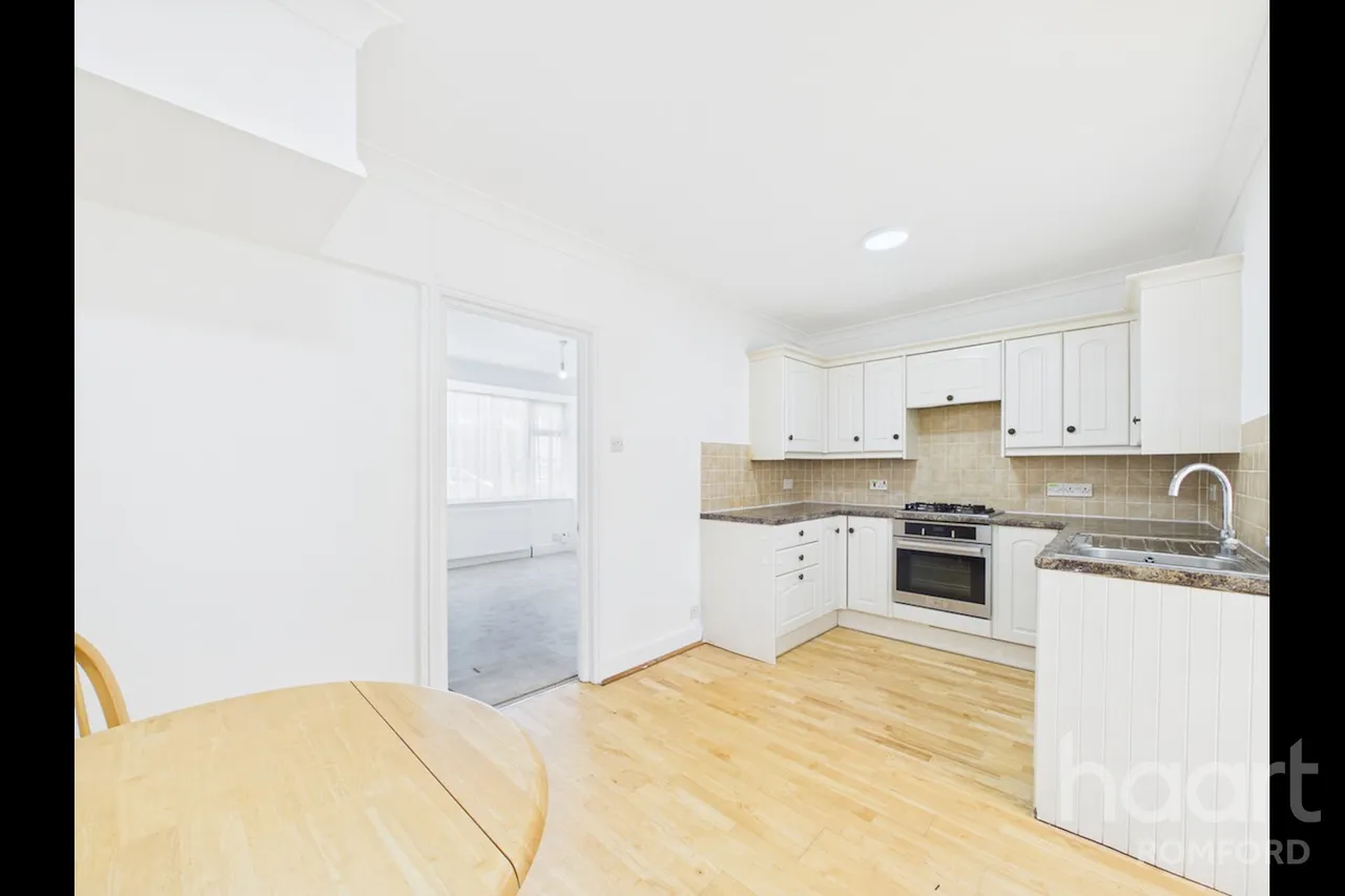 Linley Crescent, Romford, RM7, photo 6