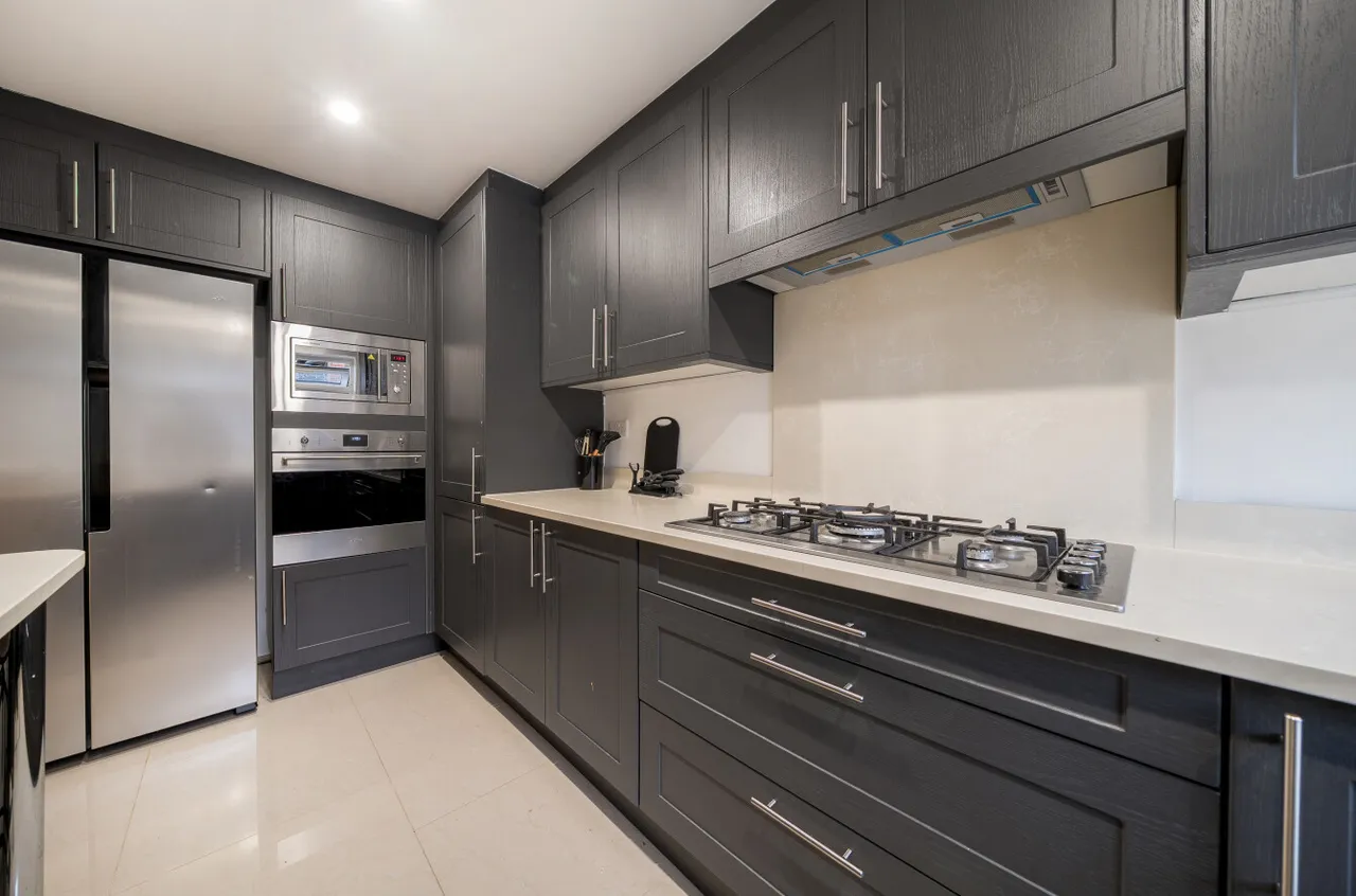 3 bed flat for sale, Bromley