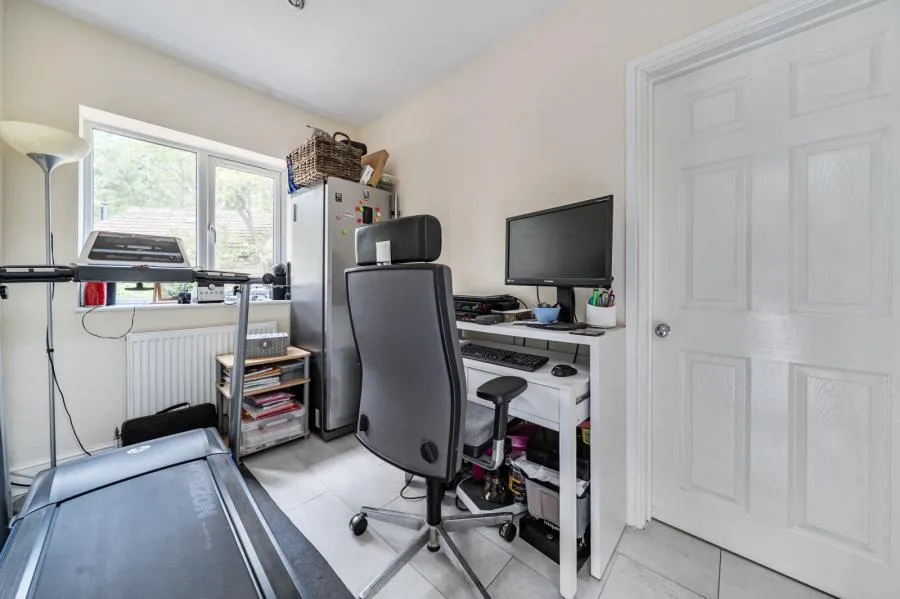 Larch Close, Camberley, GU15, photo 15