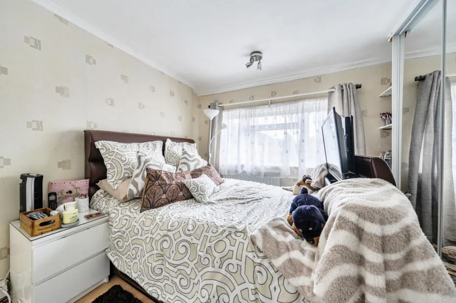 Larch Close, Camberley, GU15, photo 9