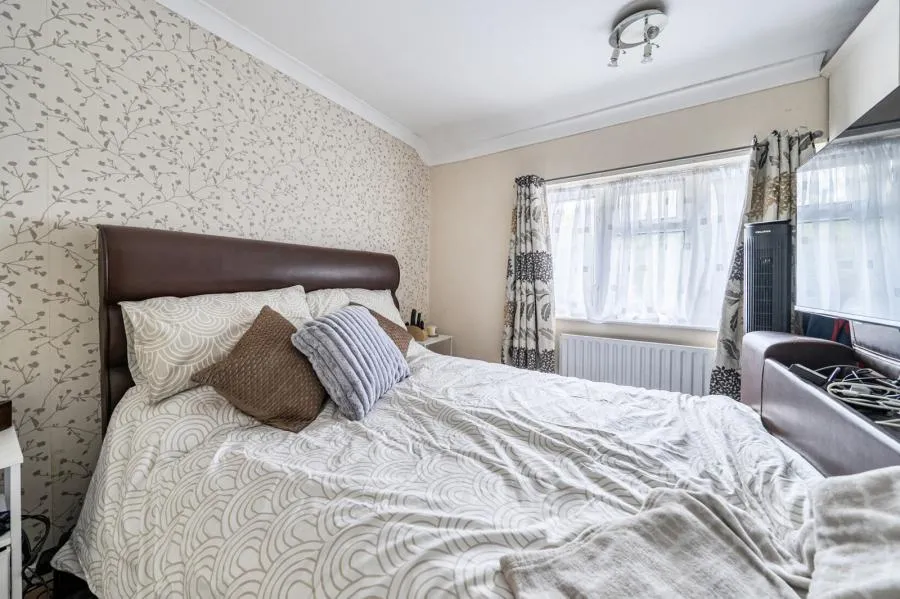 Larch Close, Camberley, GU15, photo 11