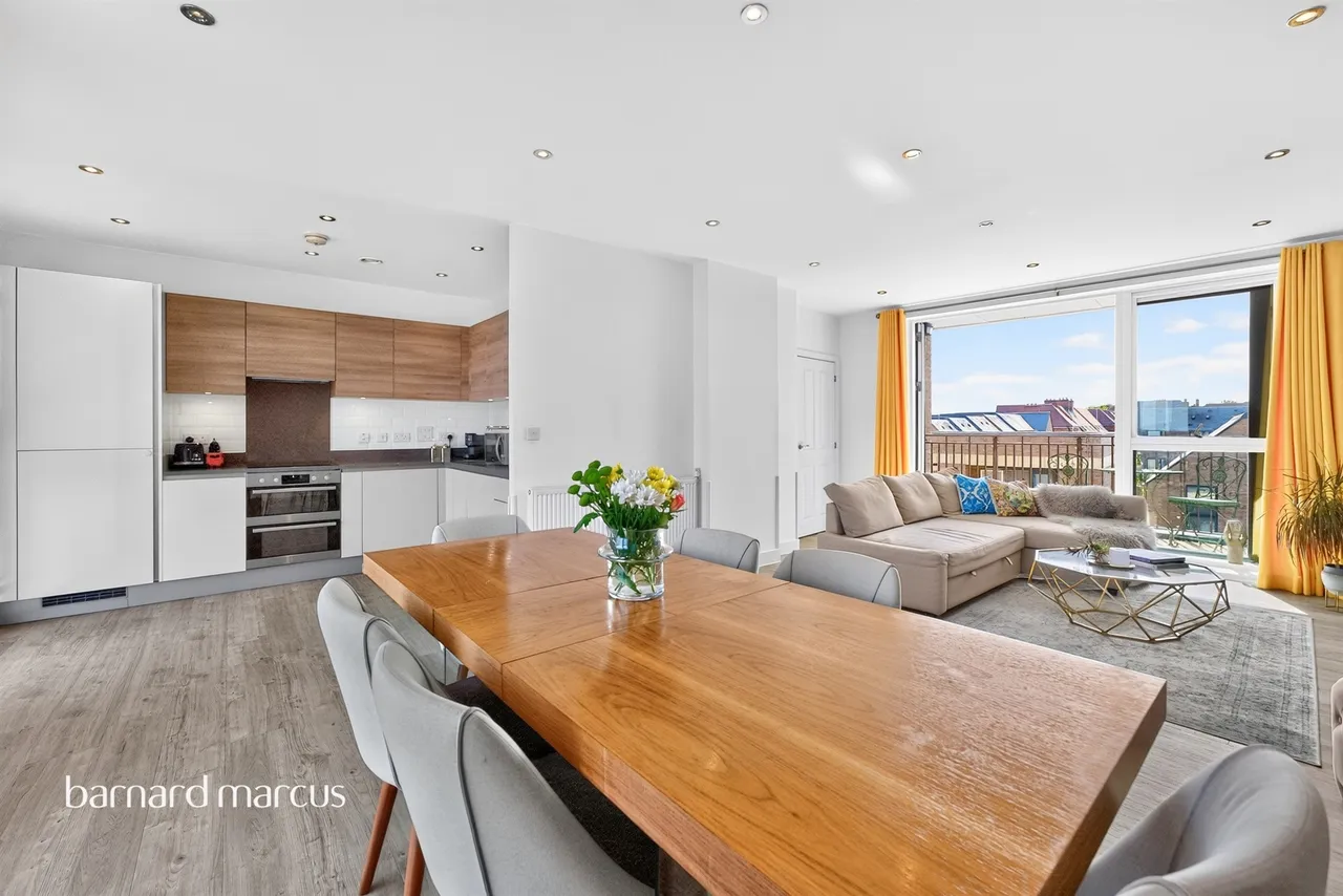 1 bed flat for sale — Henry Darlot Drive, London