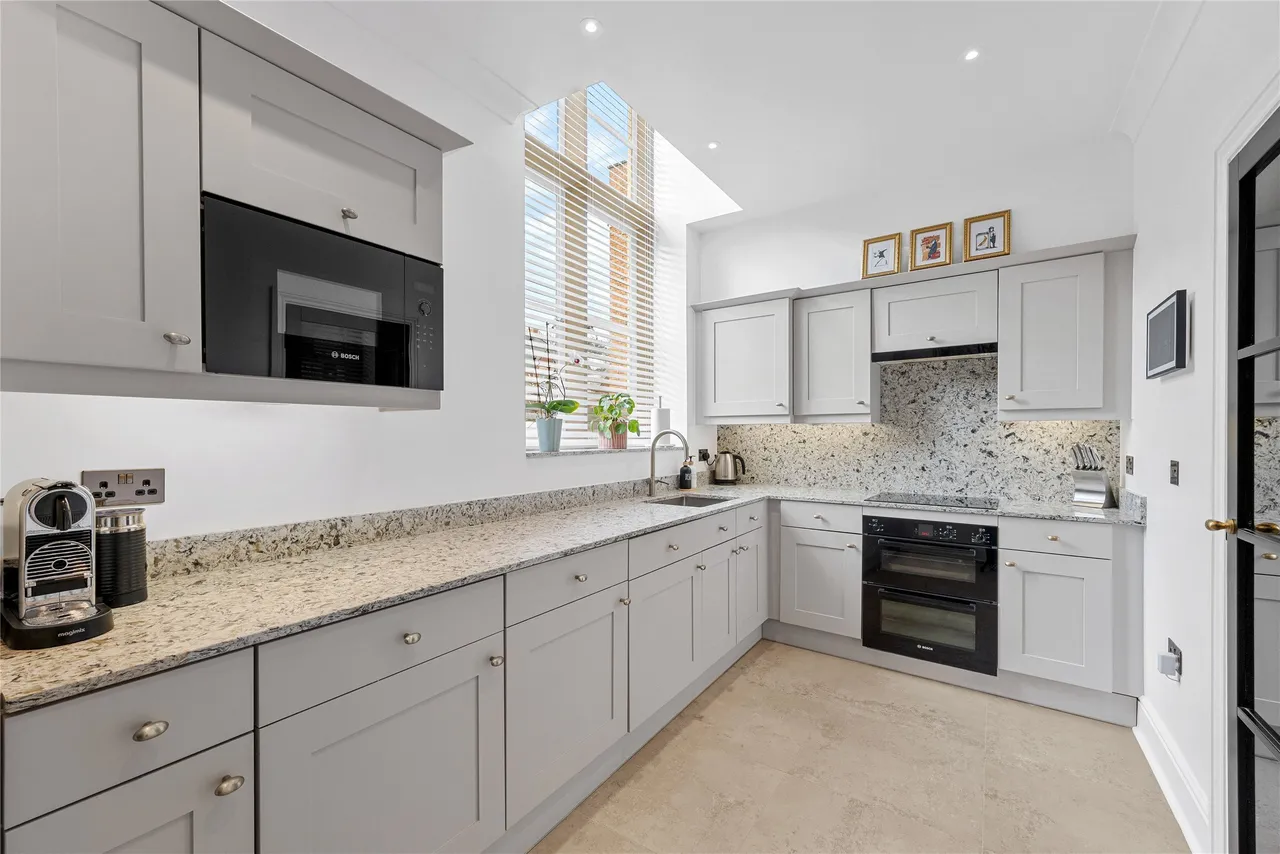 Lavender Close, Leatherhead, KT22, photo 6