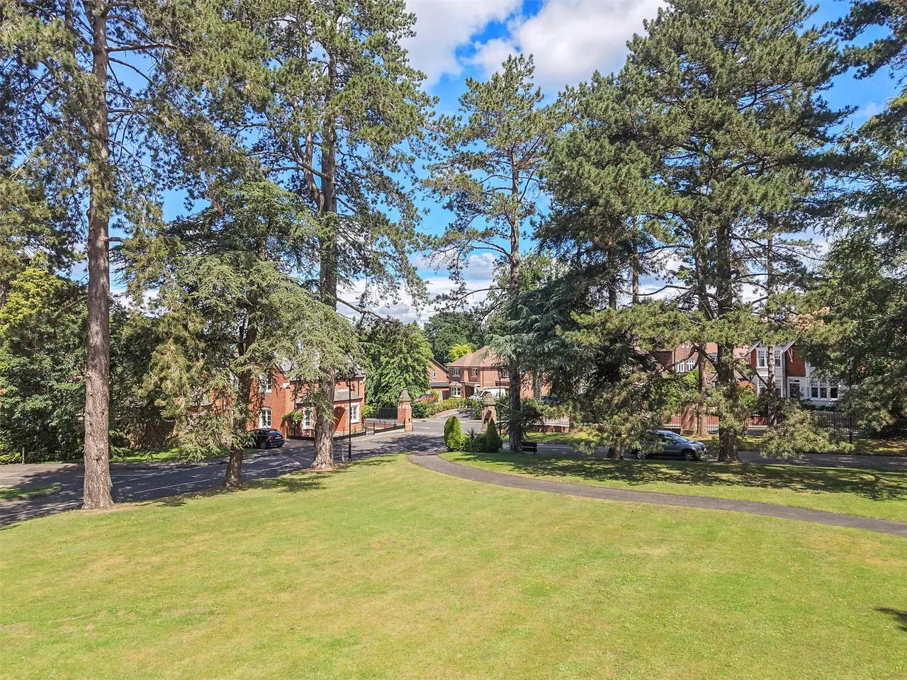 Lavender Close, Leatherhead, KT22, photo 16